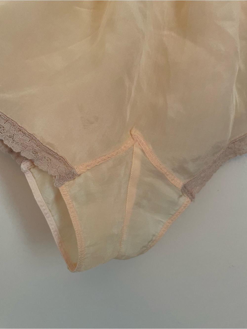 Silky Peach Lace Trim Women's Tap Pants French Knickers 1930s Bridal Trousseau S - Picture 9 of 13